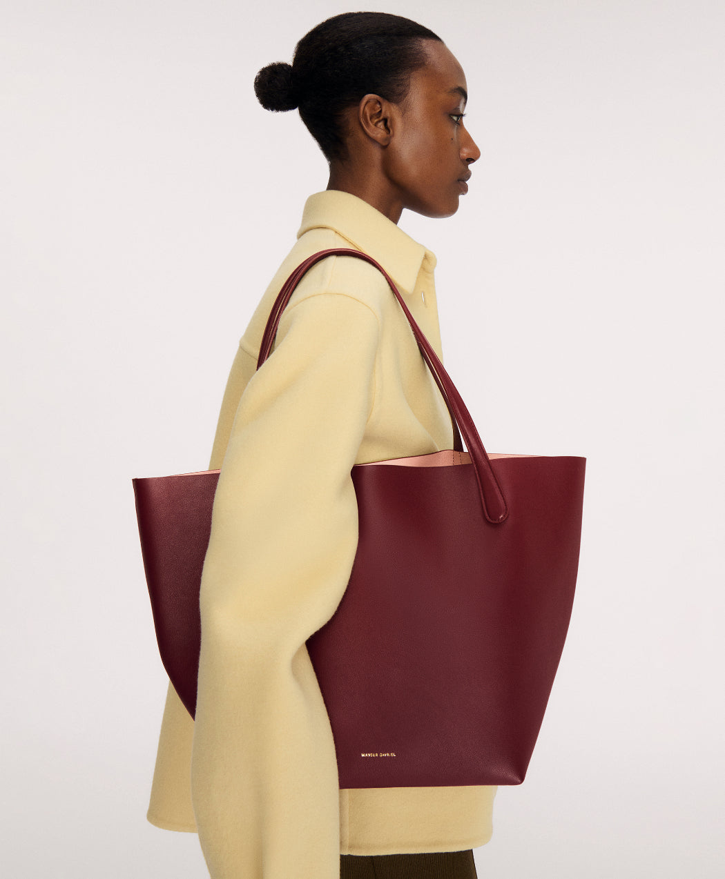 Everyday Cabas - Oxblood/Rosewood On Model