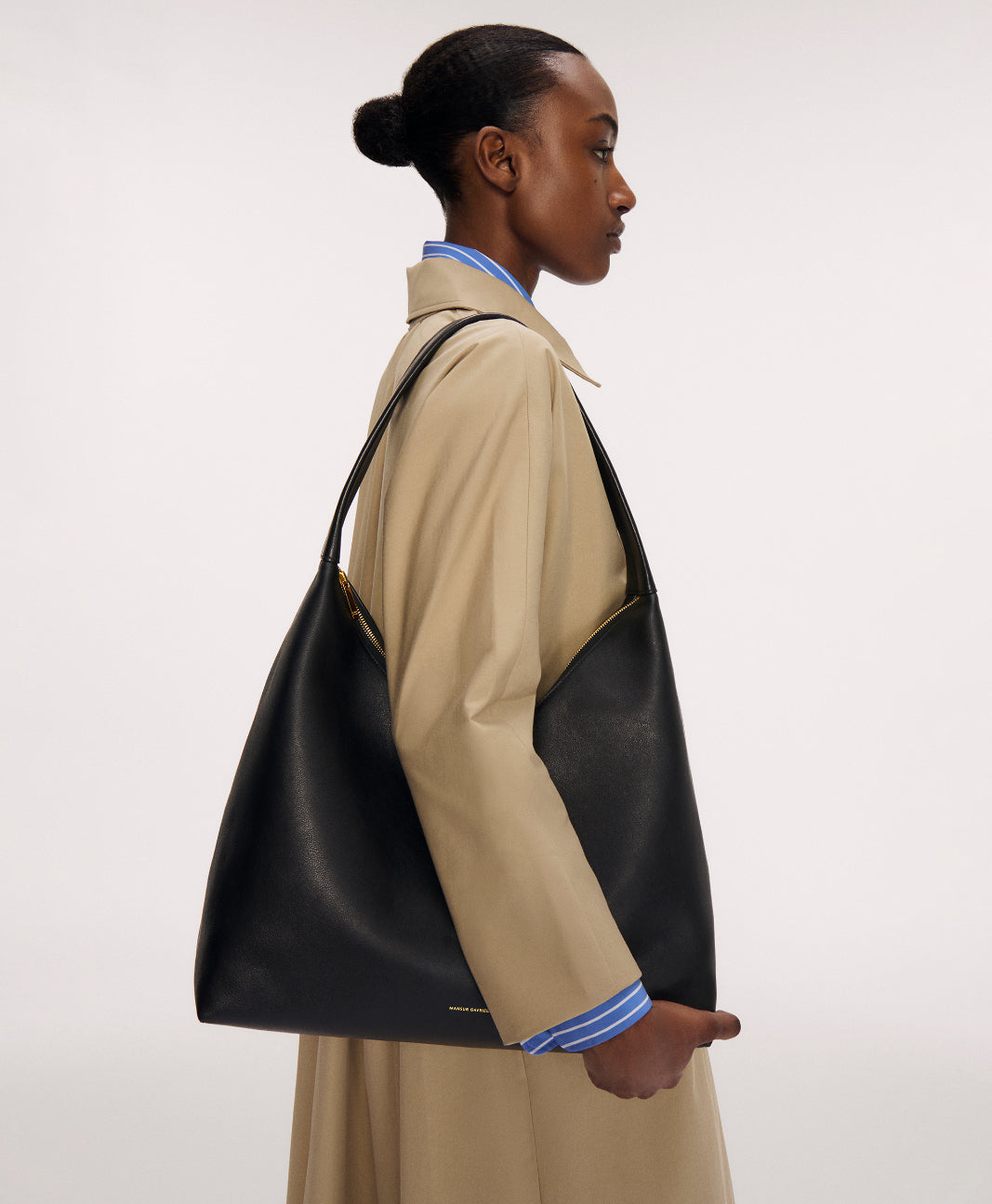 Maxi Candy Hobo - Black on model