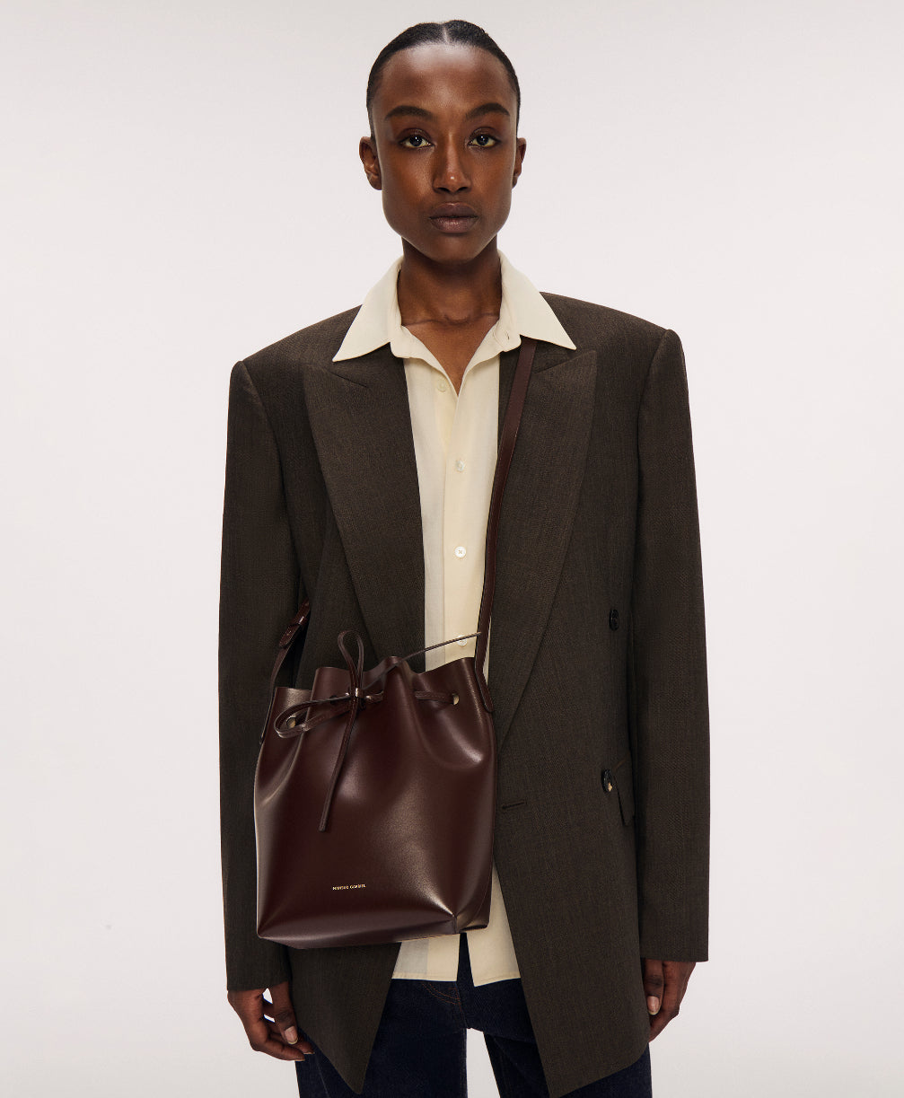 Mini Bucket - Chocolate/Warm Grey on model