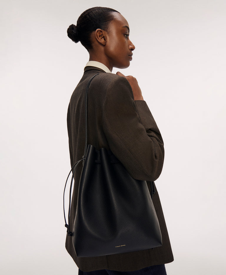 Drawstring Cabas - Black - On Model