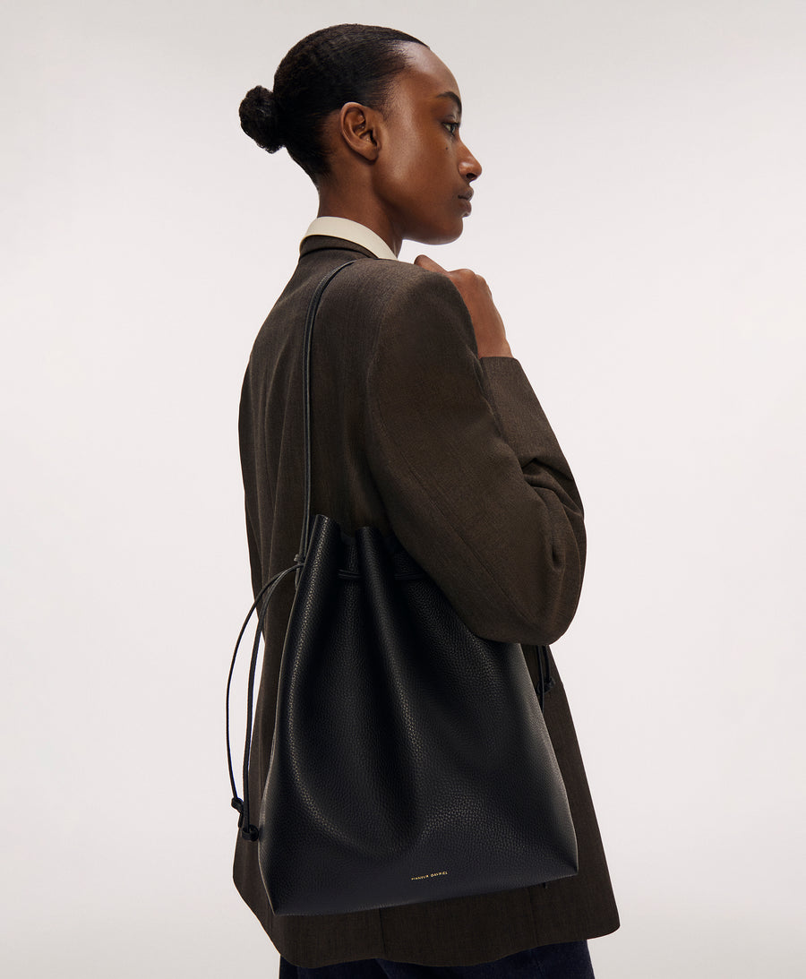 Drawstring Cabas - Black - On Model view 2