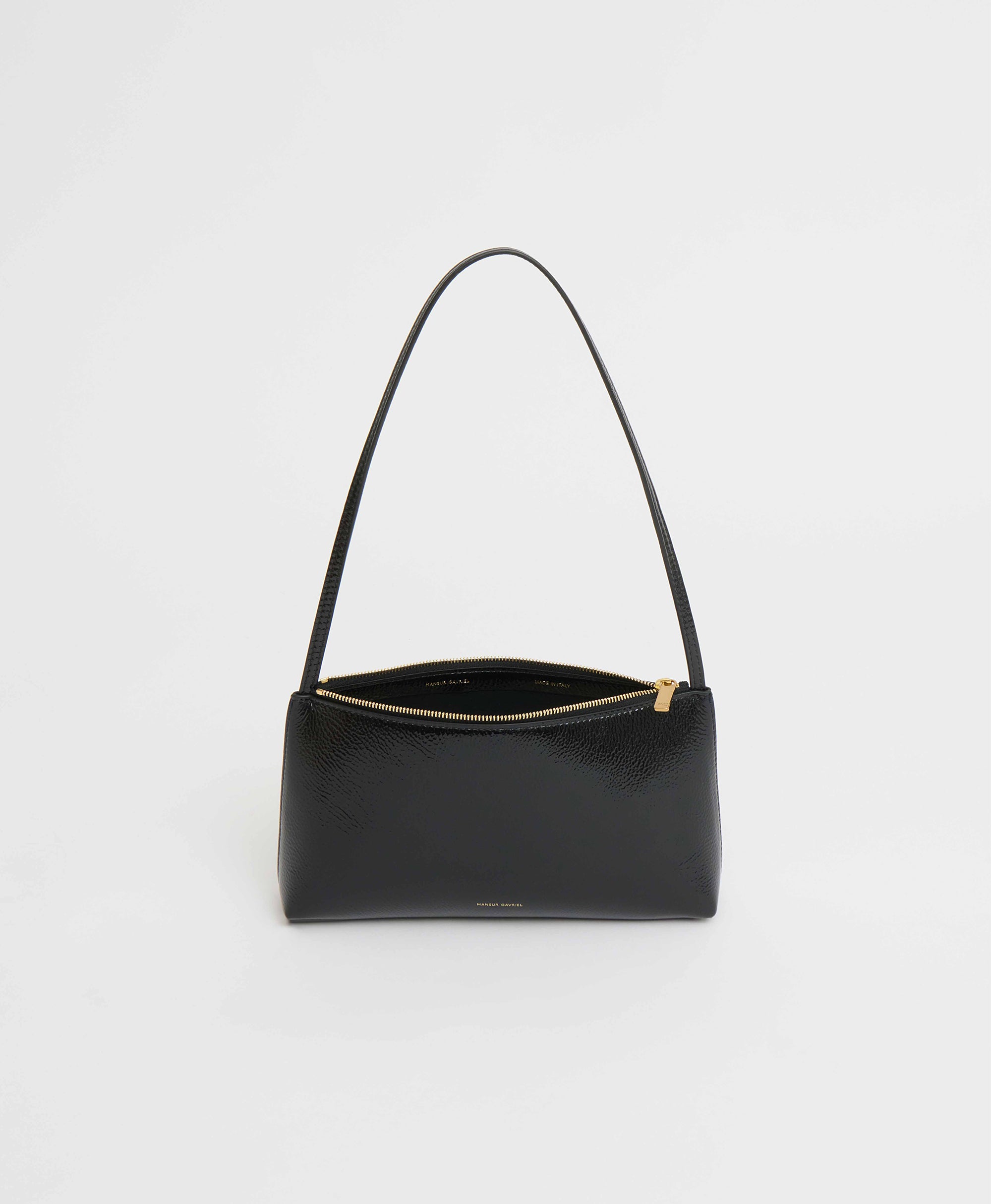 AW25_GaiaShoulderBag_Black_WF2