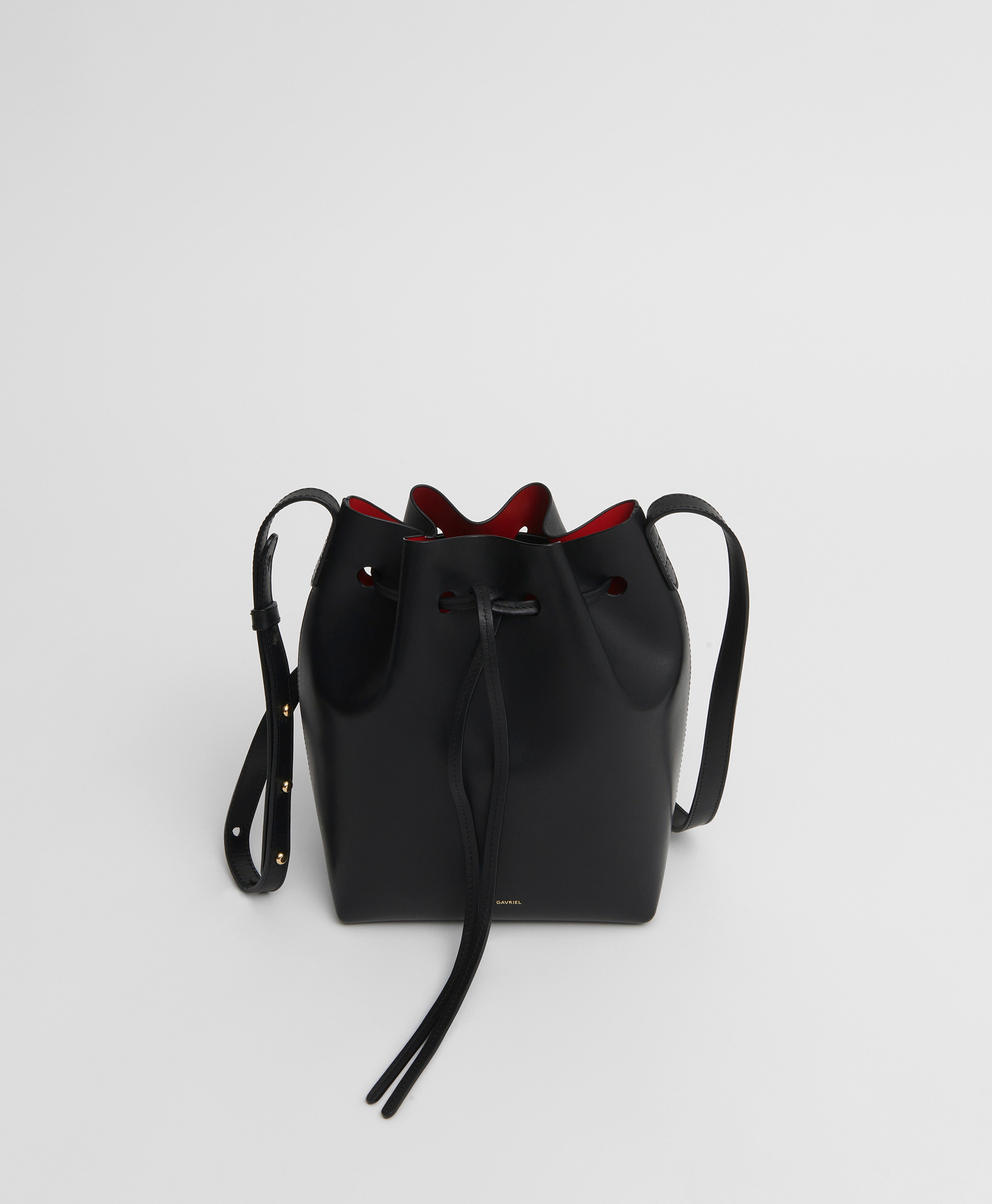 so happy you are finally mine mini Mansur Gavriel bucket bag black/royal 😭  selling the regular size bucket cause it'…