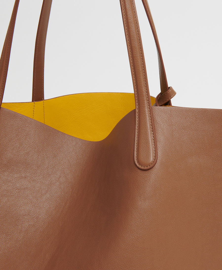 Soft M Tote in Black