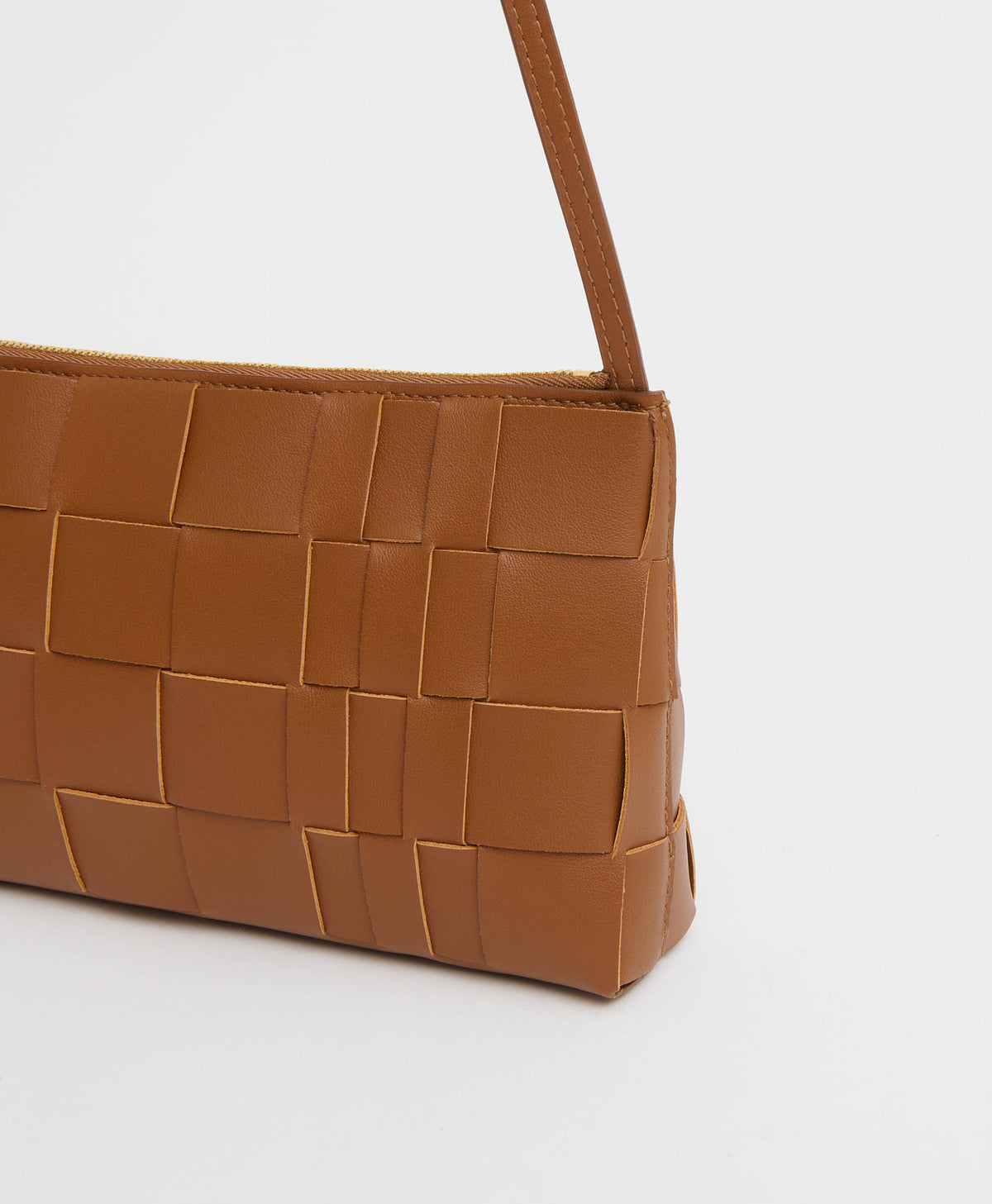 Woven Gaia Shoulder Bag - Camel